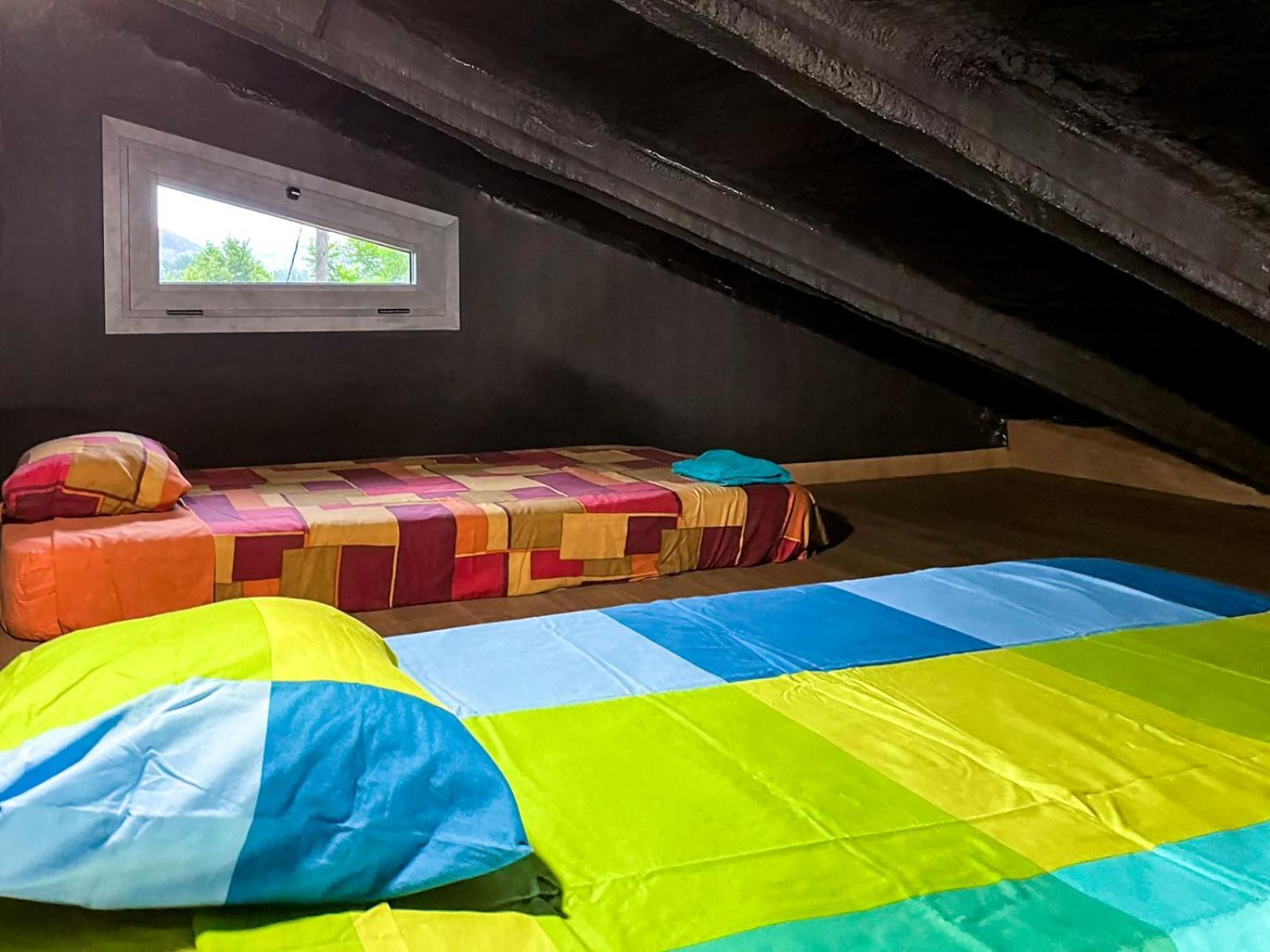 Black House Sorprendente Casa Estilo Industrial Olot Εξωτερικό φωτογραφία