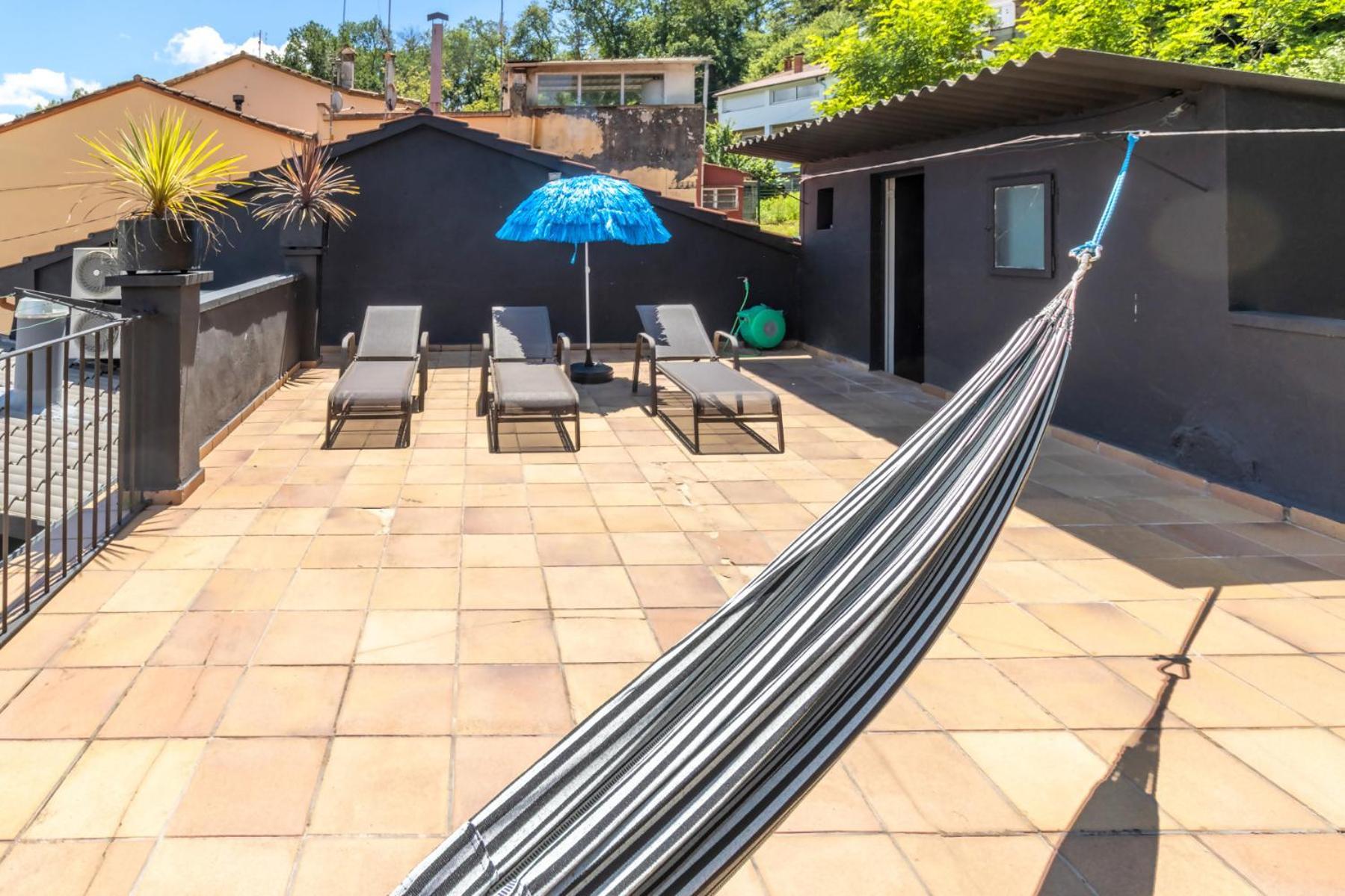 Black House Sorprendente Casa Estilo Industrial Olot Εξωτερικό φωτογραφία