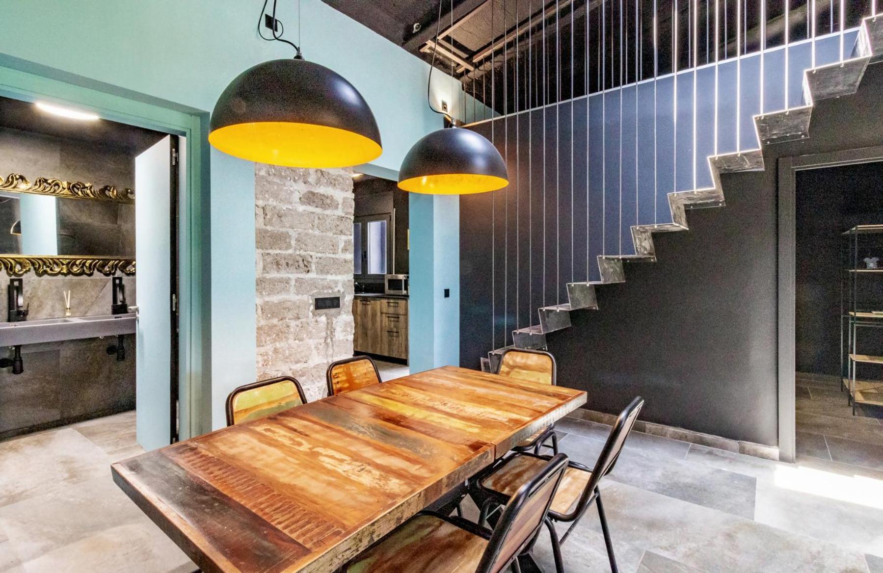 Black House Sorprendente Casa Estilo Industrial Olot Εξωτερικό φωτογραφία